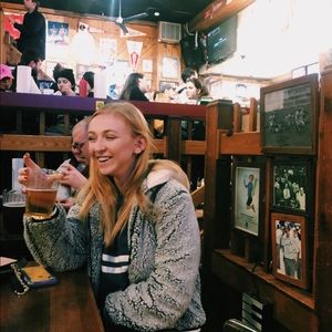 Meet your Posher, Nicole